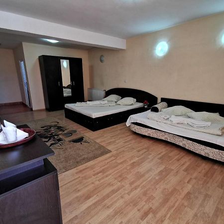 موتيل Băneşti International Recola المظهر الخارجي الصورة